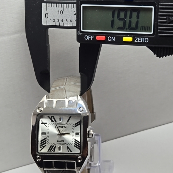 Womens Gruen Watch Silver Tone Rectangle Gray Hinged Open Cuff Band New Battery - Picture 5 of 10
